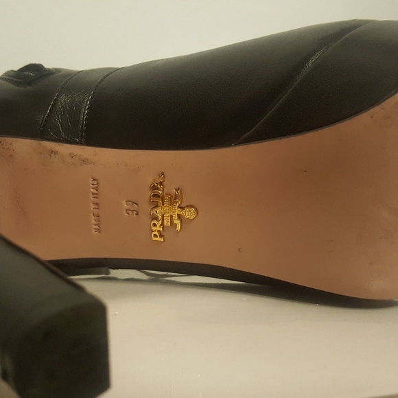 Gorgeous Prada booties - Picture 3 of 3